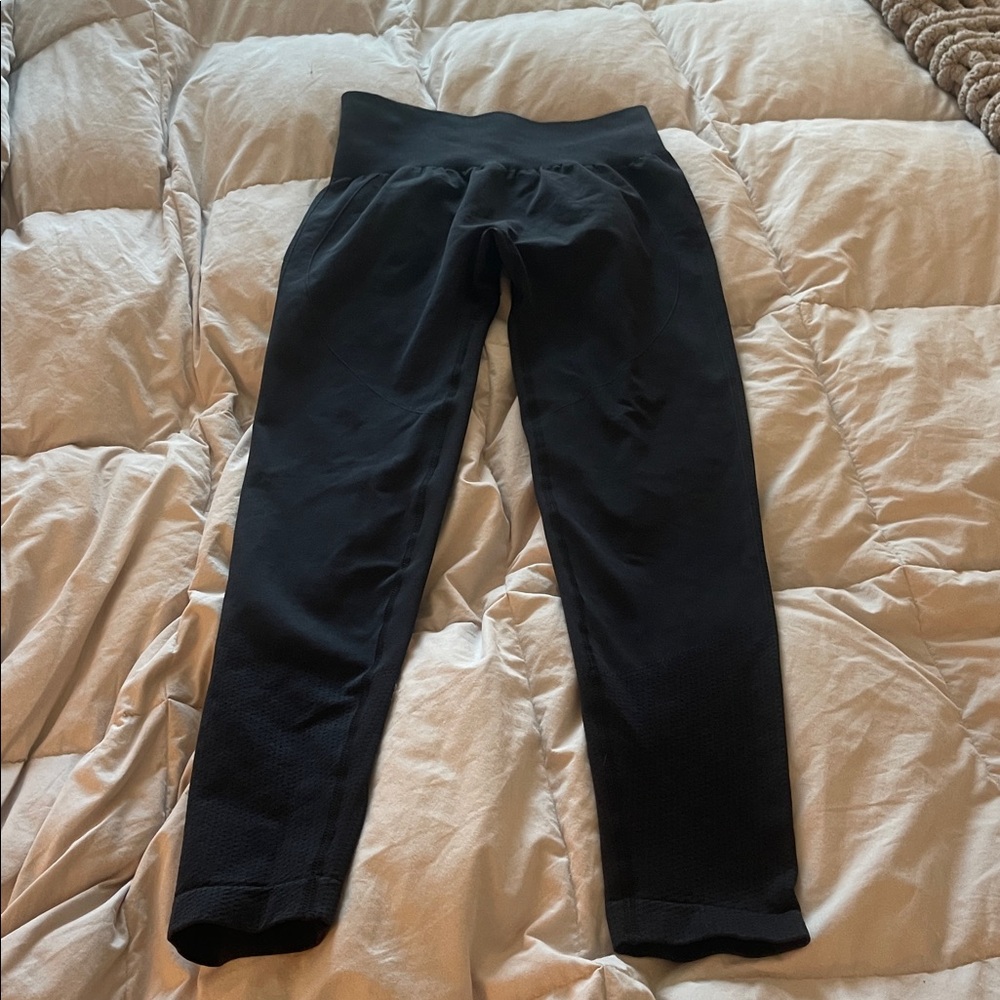 Halara booty shape leggings